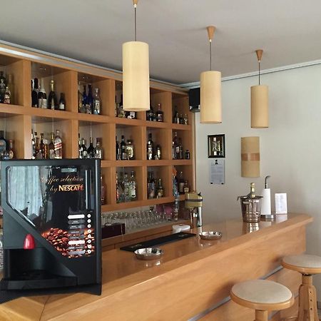 Iris Hotel Nea Kallikrateia ภายนอก รูปภาพ