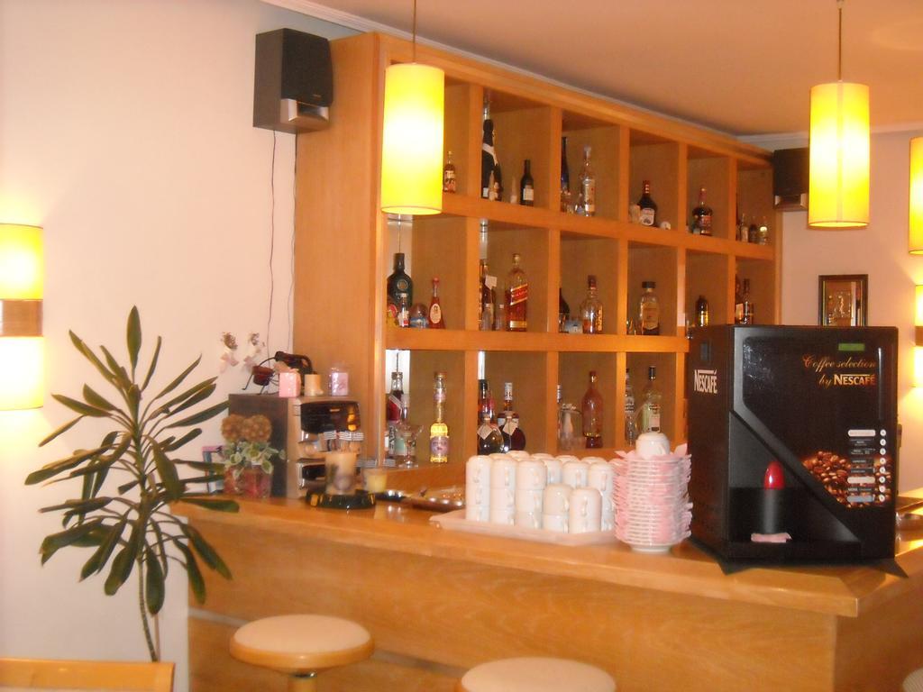 Iris Hotel Nea Kallikrateia ภายนอก รูปภาพ