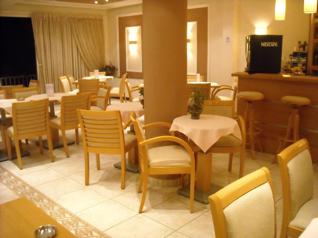 Iris Hotel Nea Kallikrateia ภายนอก รูปภาพ