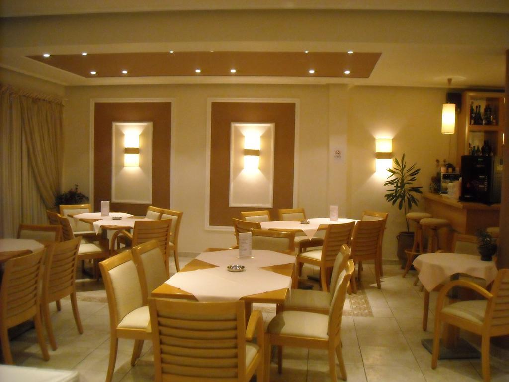 Iris Hotel Nea Kallikrateia ภายนอก รูปภาพ