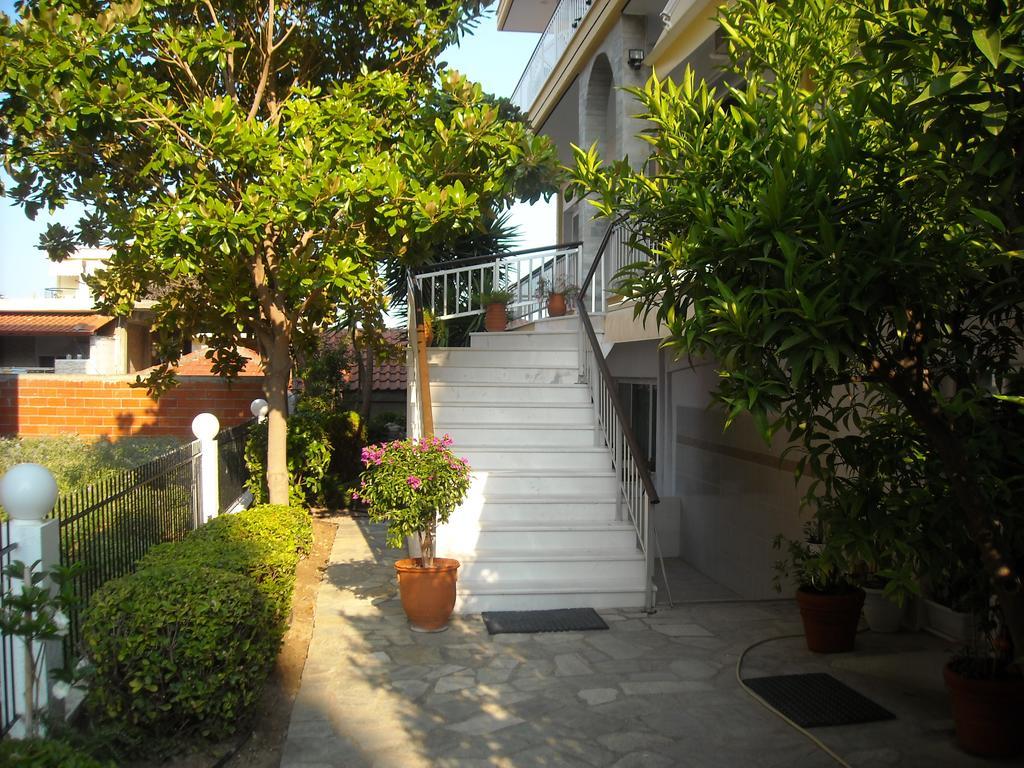 Iris Hotel Nea Kallikrateia ภายนอก รูปภาพ