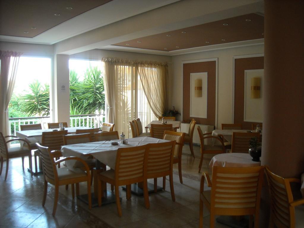 Iris Hotel Nea Kallikrateia ภายนอก รูปภาพ