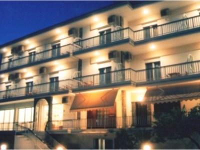 Iris Hotel Nea Kallikrateia ภายนอก รูปภาพ